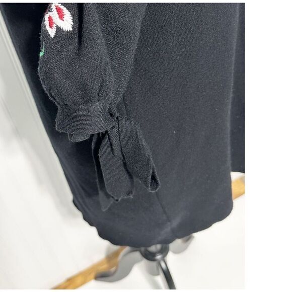 Zara Floral Embroidered Sleeves Tie Knit Dress Sweater Black Women's Size Medium - Picture 4 of 9